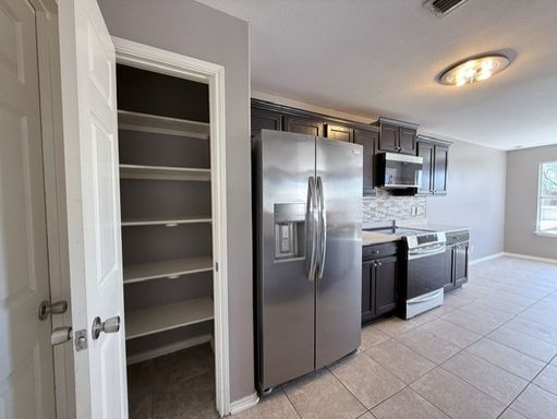 17525 Rock Port Rd, Laredo, TX 78045