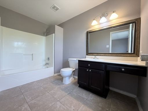 17525 Rock Port Rd, Laredo, TX 78045
