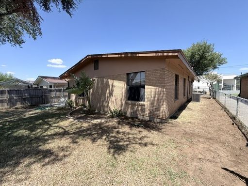 1817 E. Lyon St., Laredo, TX 78043