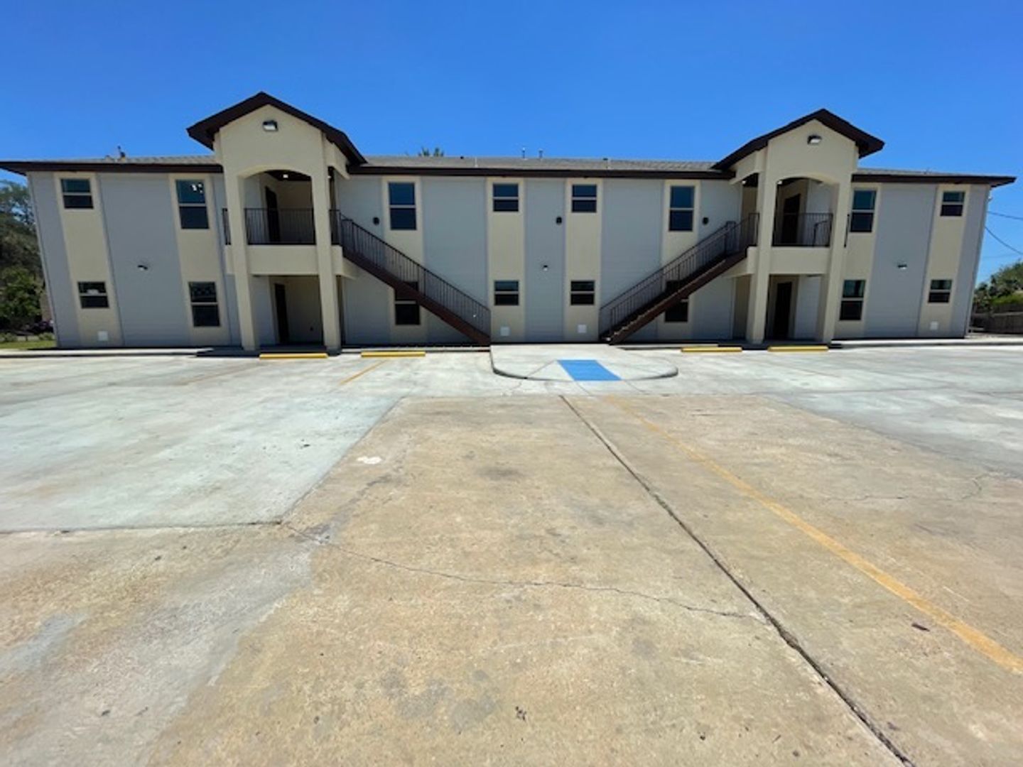 Laredo Apartment: 2717 N Arkansas Ave