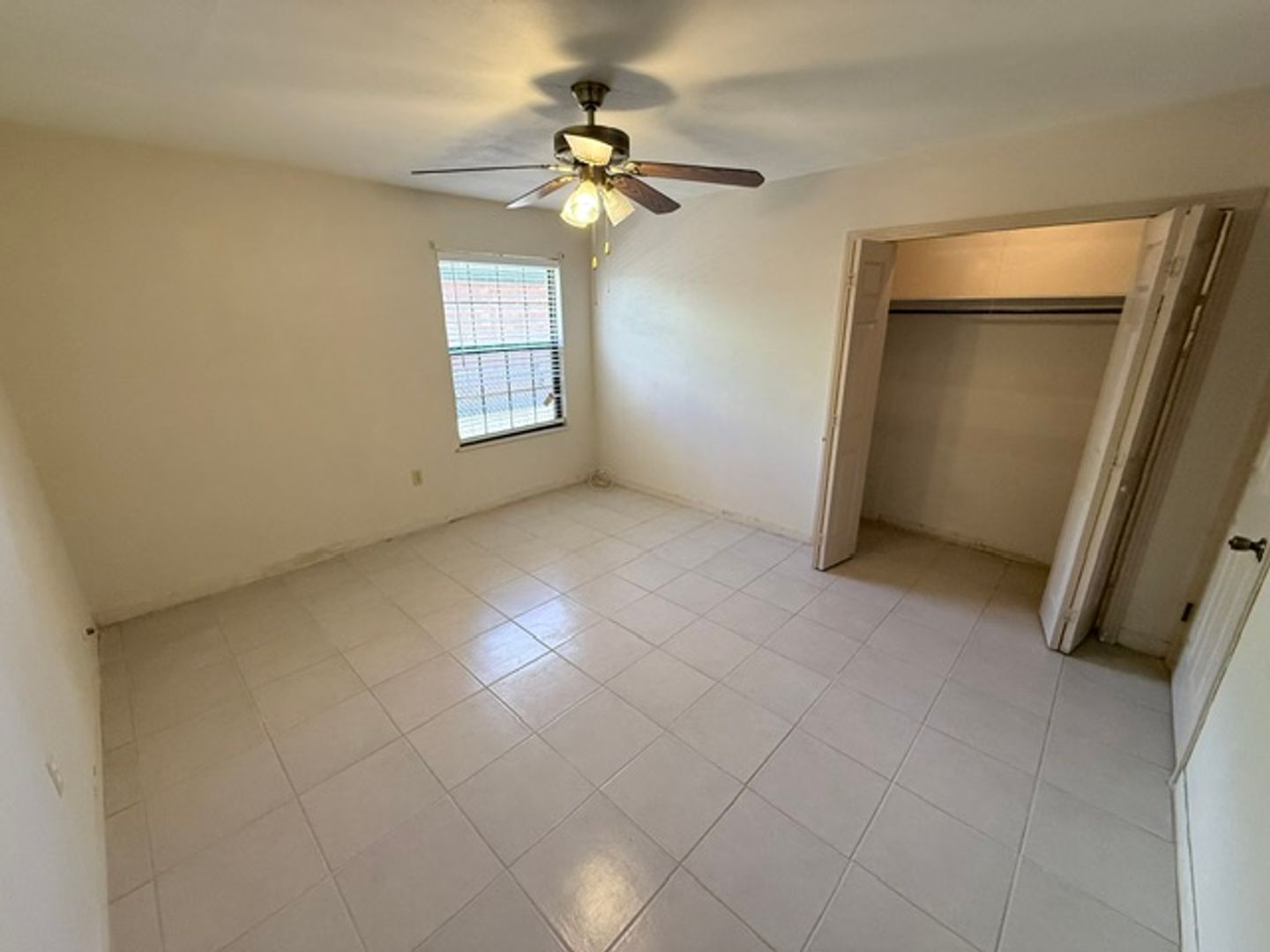 1817 E. Lyon St. 11 of 12