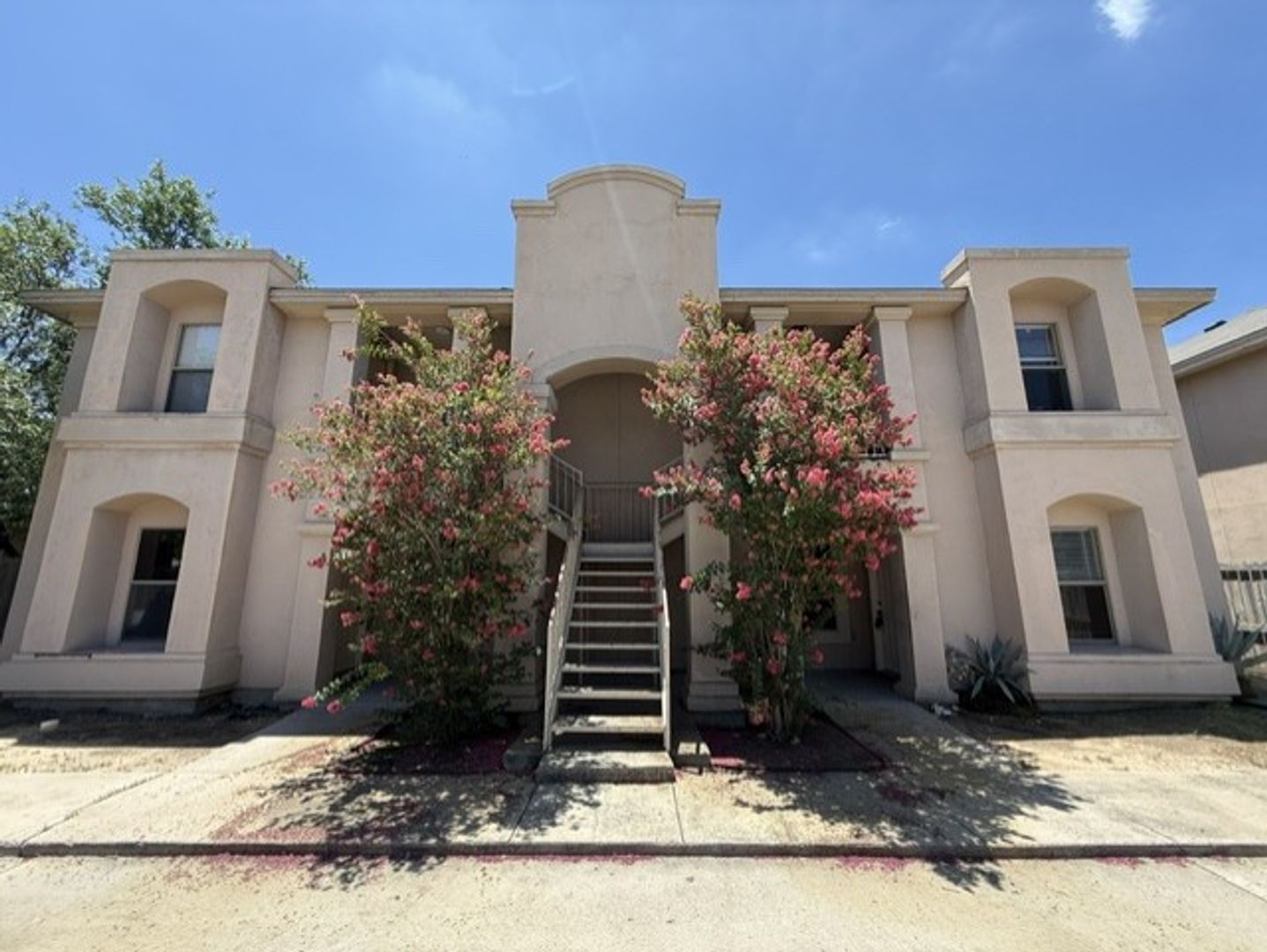 Laredo Apartment: 512 Norwich Loop