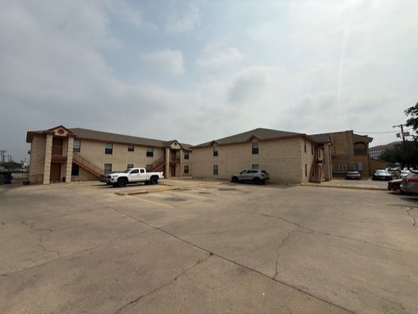Laredo Apartment: 1502 E. San Pedro St.