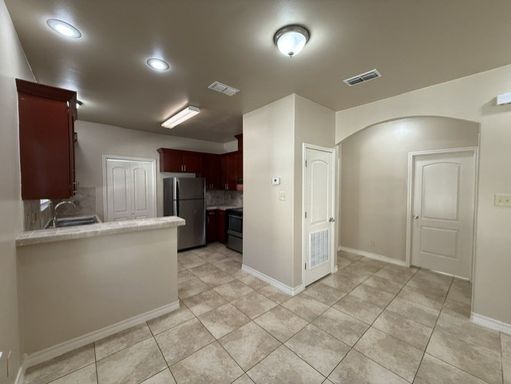 710 Alta Vista Dr. #117, Laredo, TX 78041
