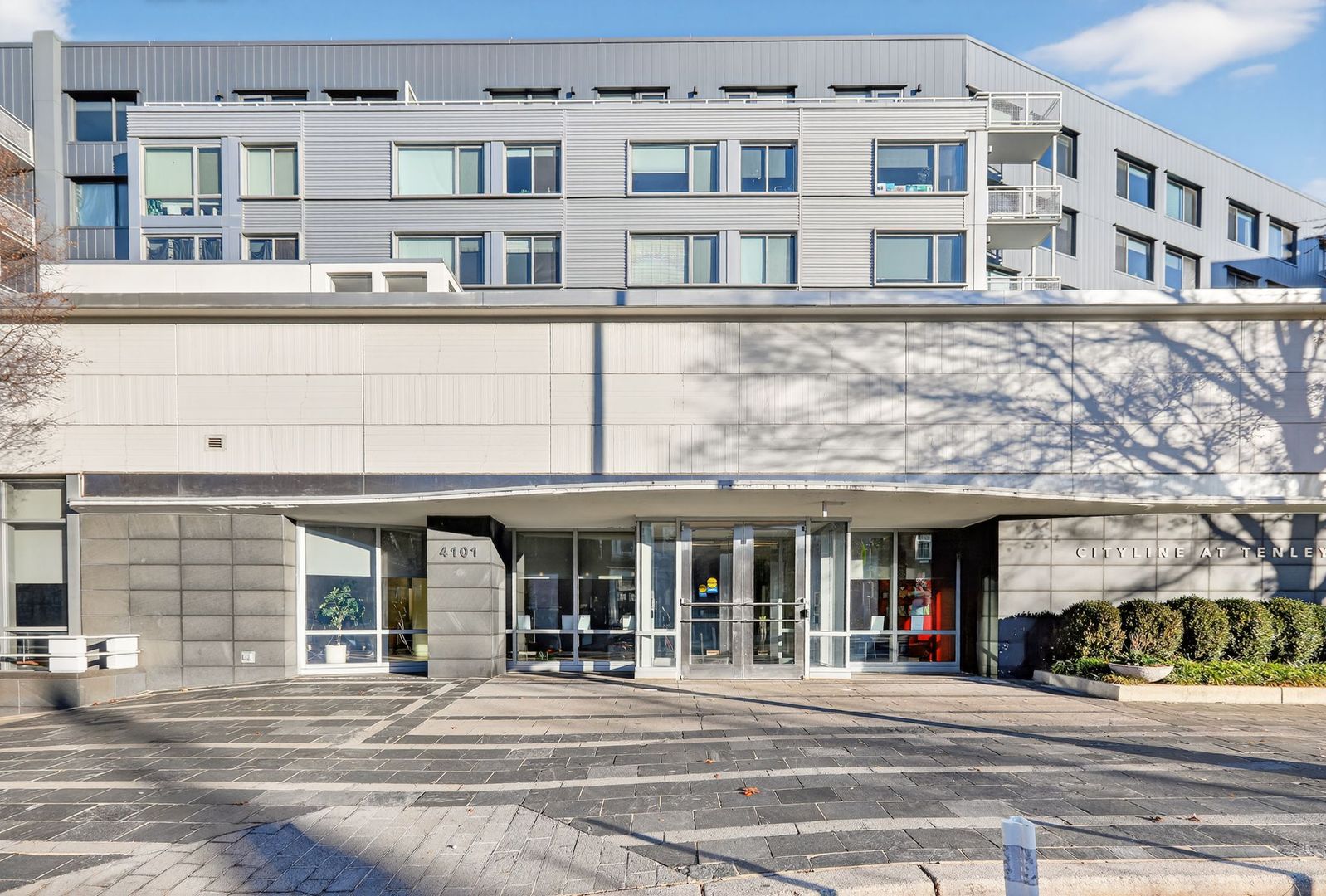 Washington Condo: 4101 Albemarle St NW