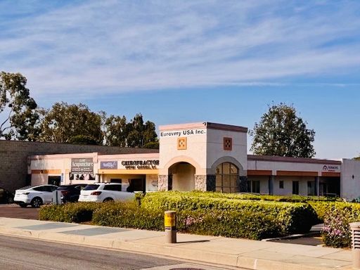 Commercial space in desirable location!