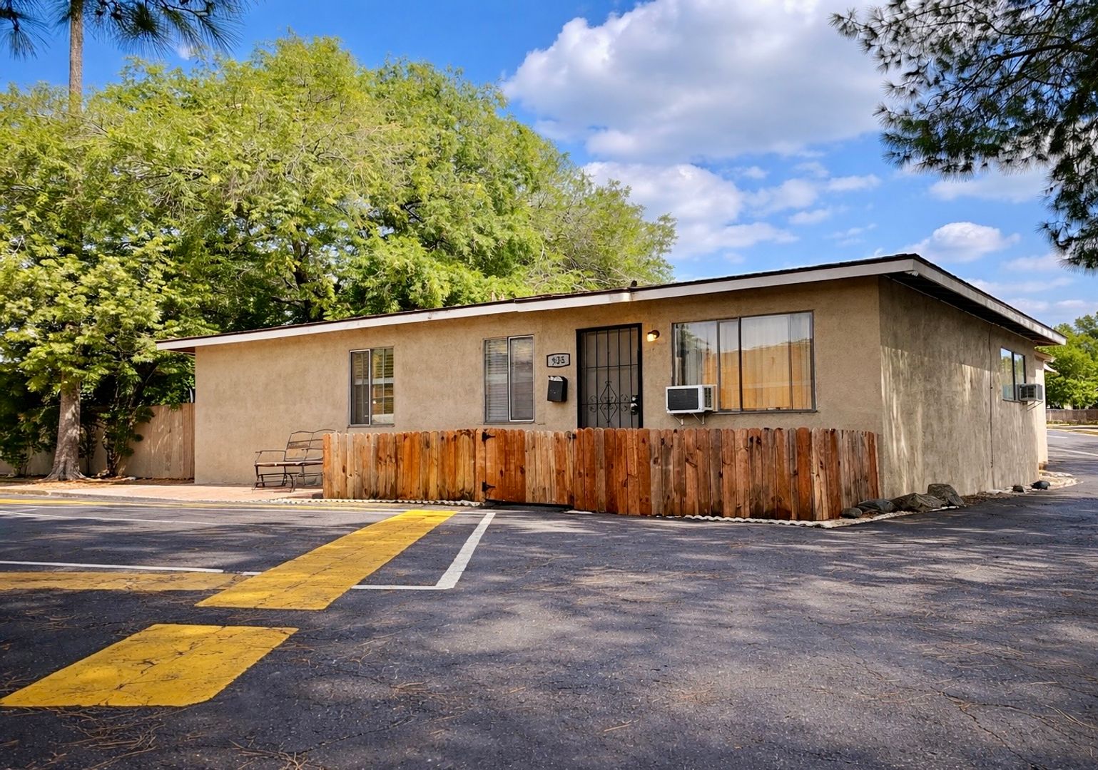 Glendora Apartment: 921-943 E Route 66