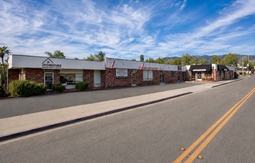 Spacious Commercial unit in Glendora!