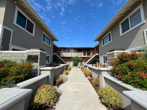 2Bd apartment W/Laundry Hook Ups