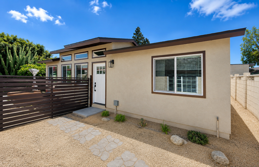 Modern 2 Bedroom 1 Bath ADU in Pomona!!!