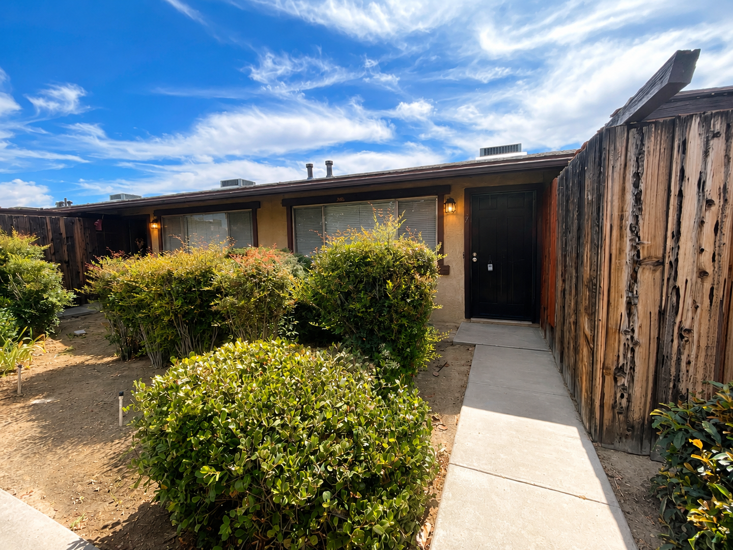 APPLE VALLEY Apartment: 19001 HIGHWAY 18