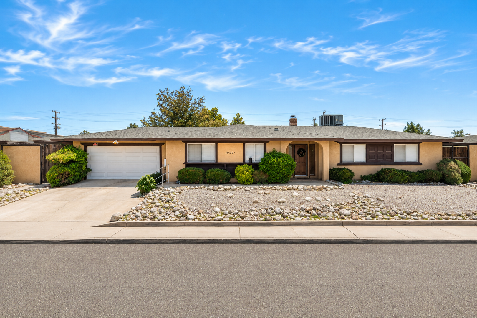 APPLE VALLEY Apartment: 19001 HIGHWAY 18