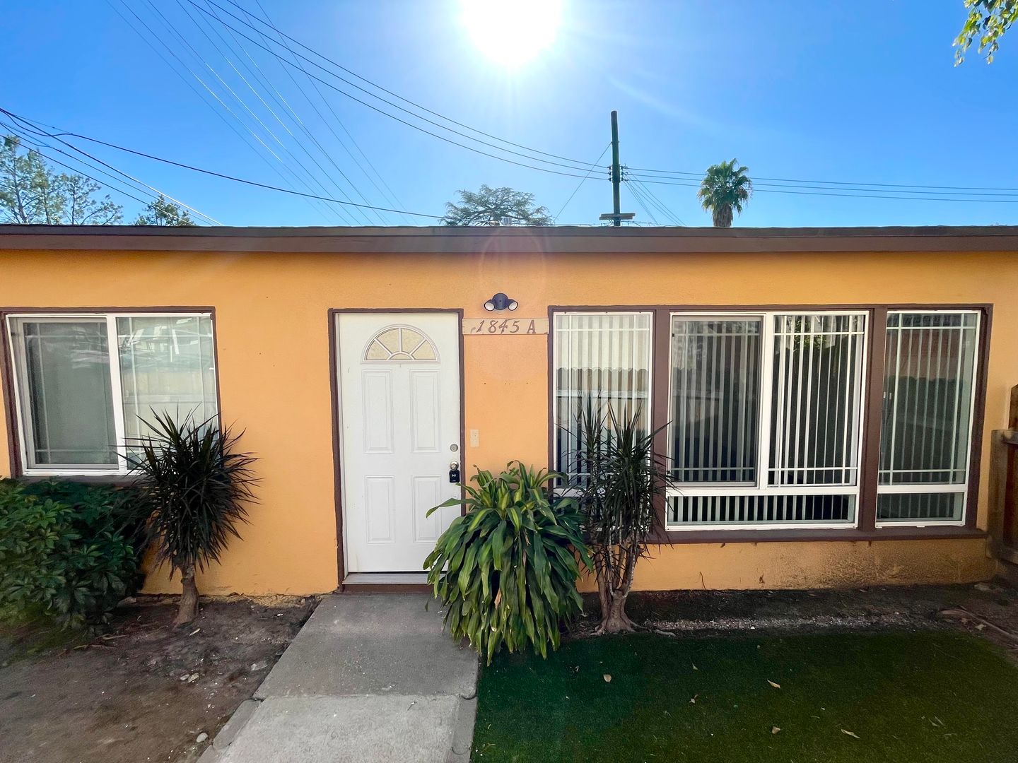 Monrovia Apartment: 1845-1877 N Peck Rd