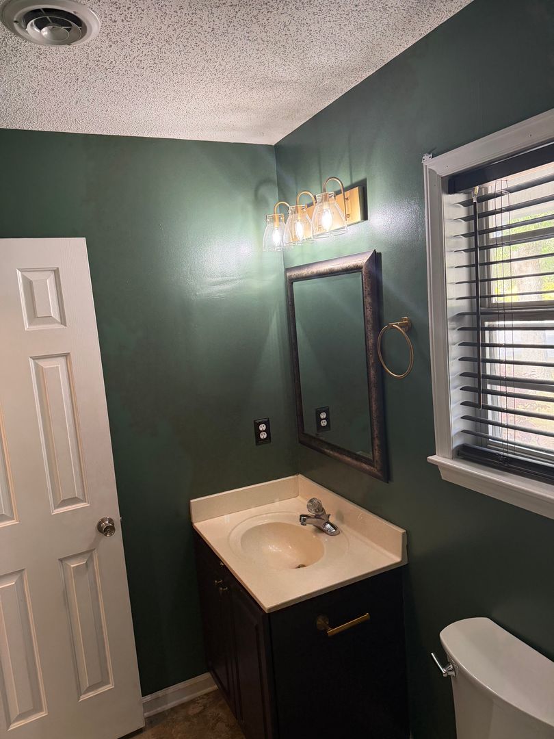 Wilmington House: 1126 Welborn Rd