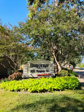 202 Thigpen Dr., 220 – photo 1