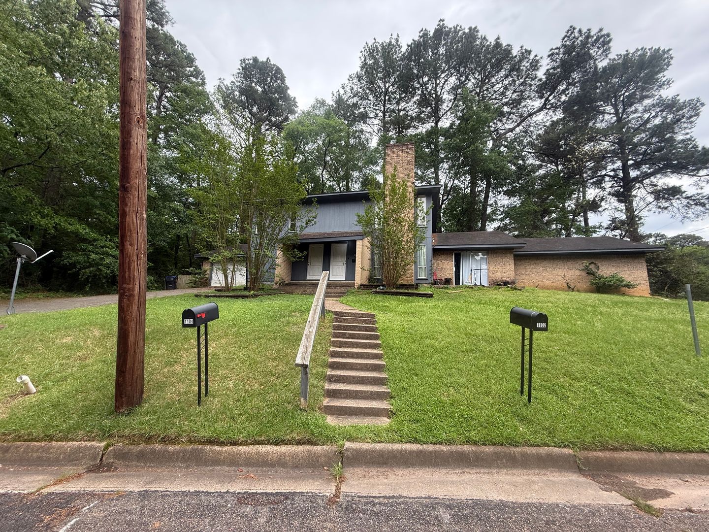 Longview Townhome: 1104 Lilac Dr