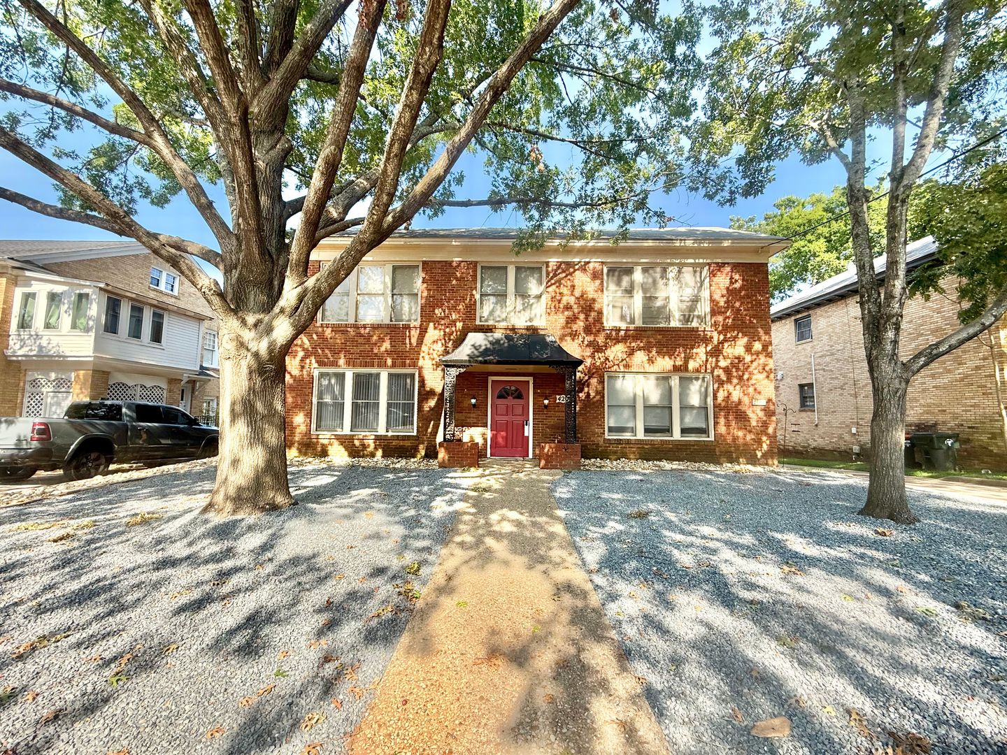 Tyler Apartment: 420 S Chilton
