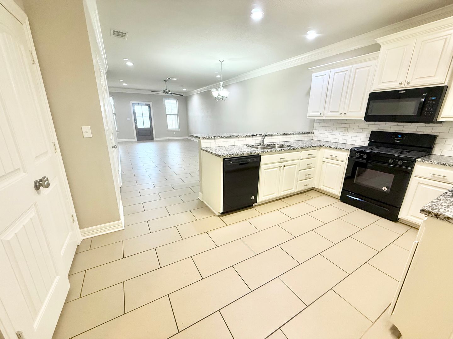 Luxury 3-bed, 2.5-bath 4 of 8