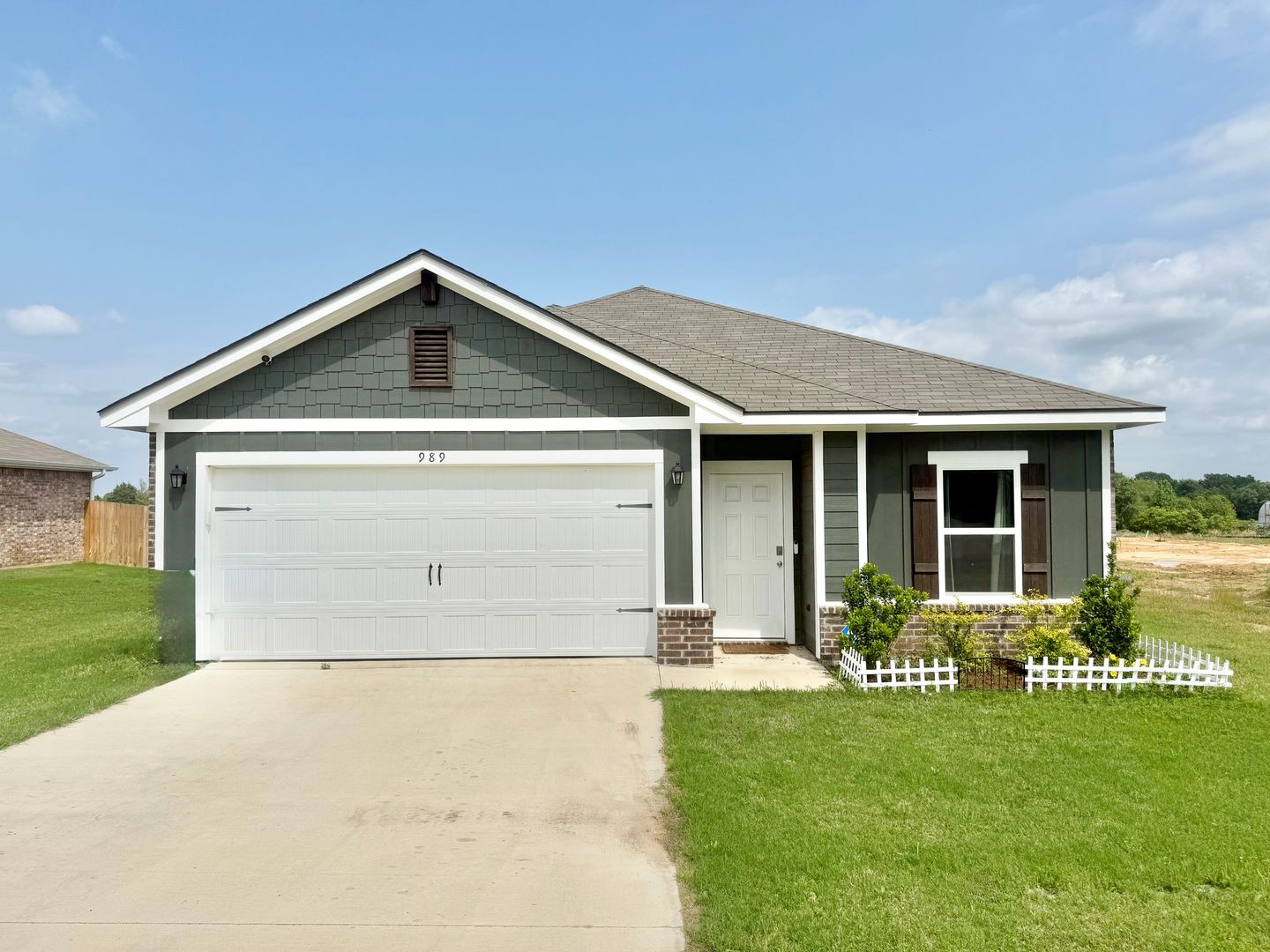 Chandler House: 989 Martin St