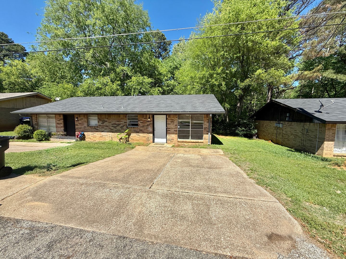 Longview Townhome: 2916 Bernice Dr