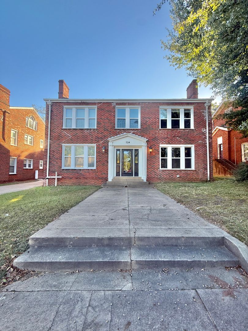 Tyler Apartment: 524 S Fannin Ave