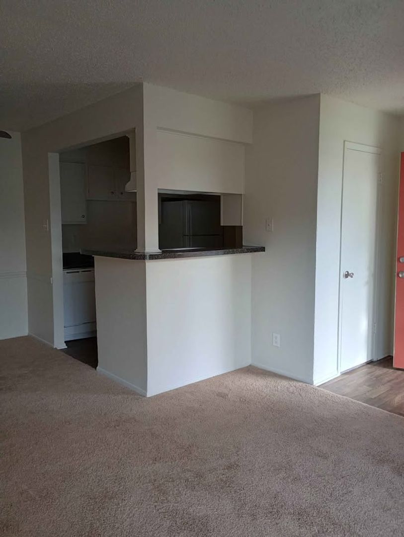 Tyler Apartment: 202 Thigpen Dr.