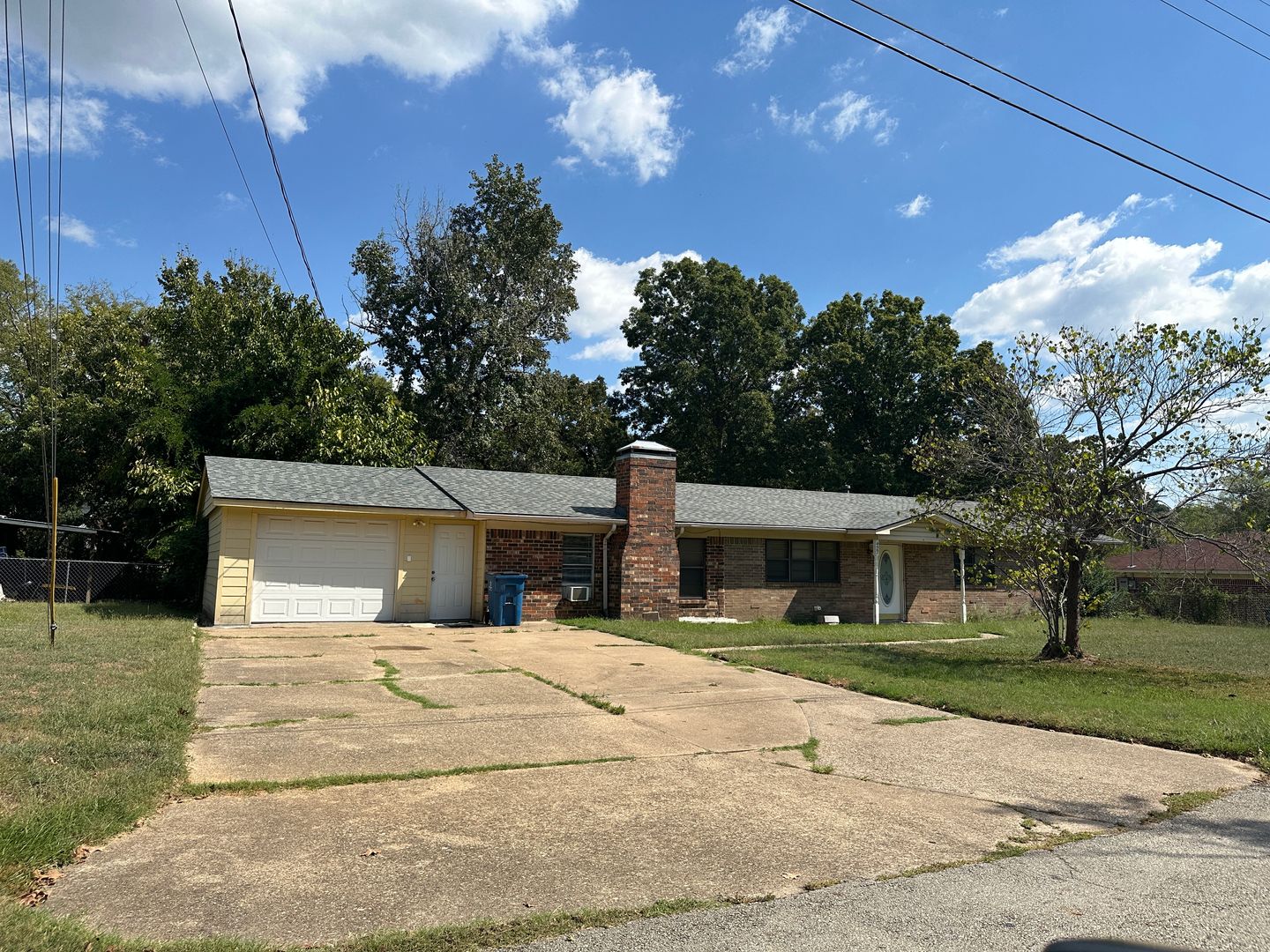 Chandler House: 422 Hardee Dr