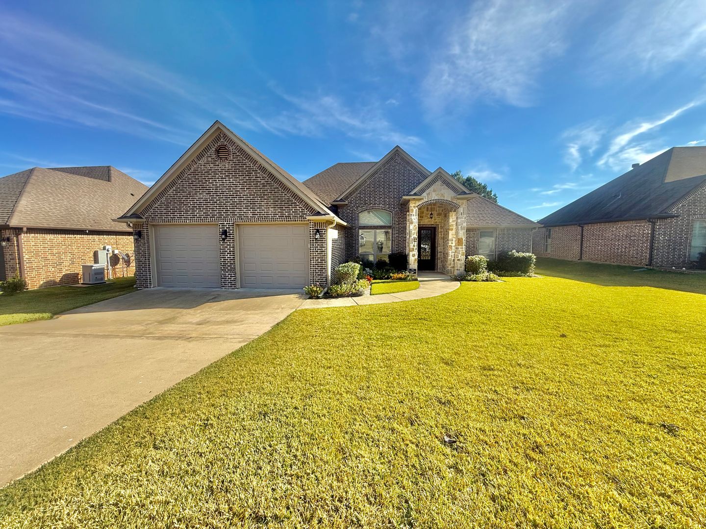 Tyler House: 7332 Kingsport Ln