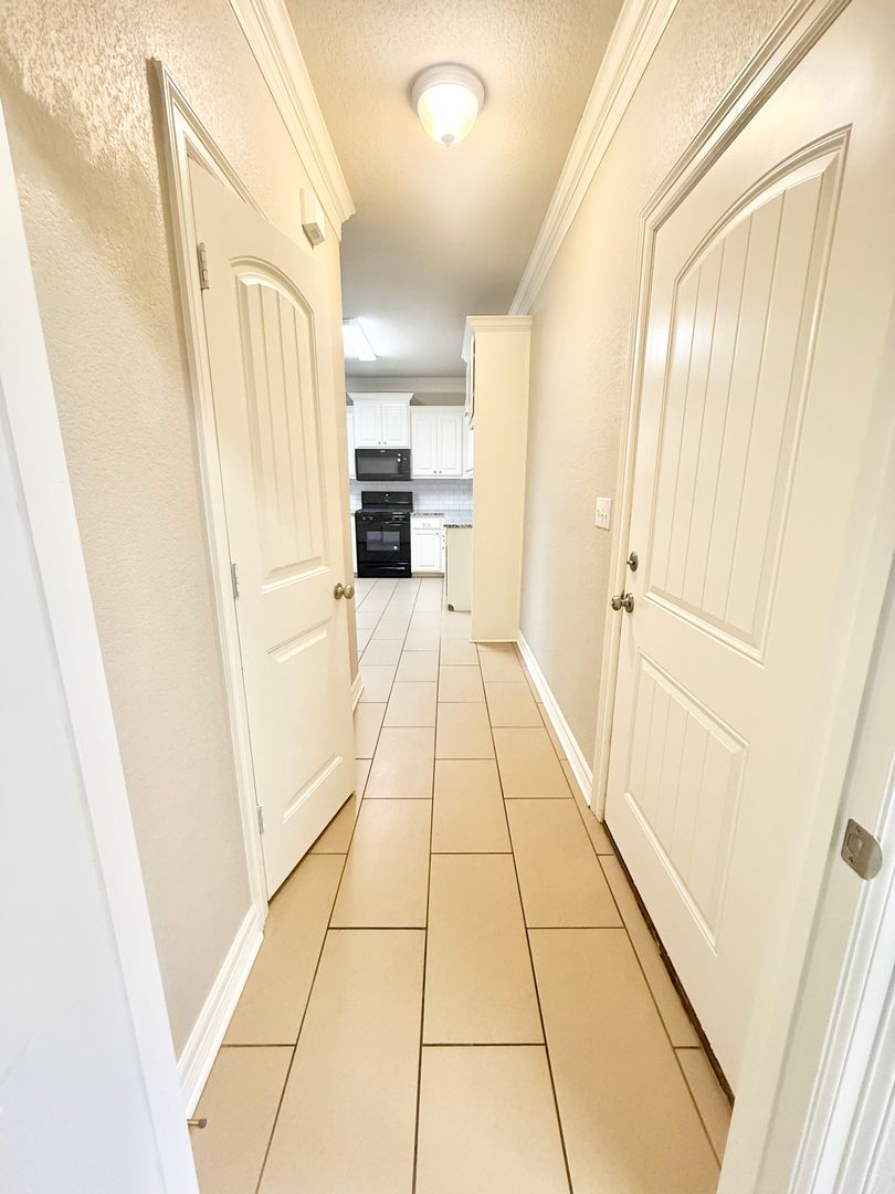 Luxury 3-bed, 2.5-bath 5 of 8