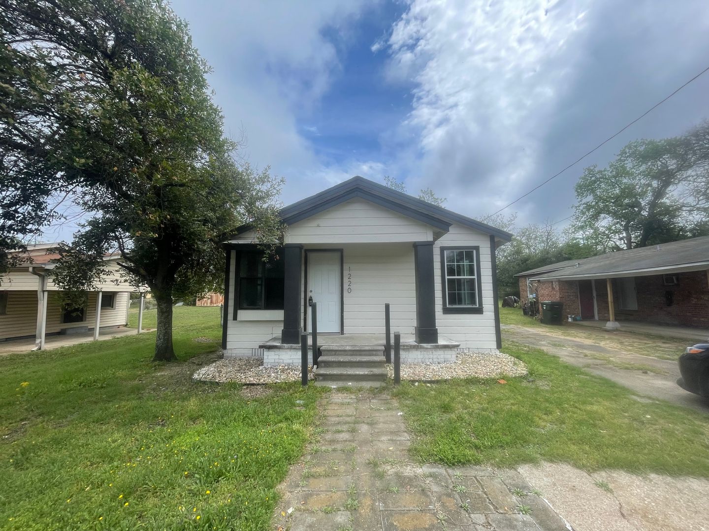 Tyler House: 1220 S Francis St