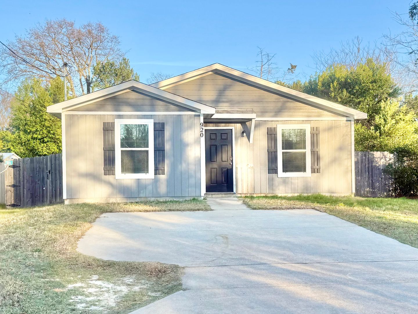 Tyler House: 920 Crosby Drive