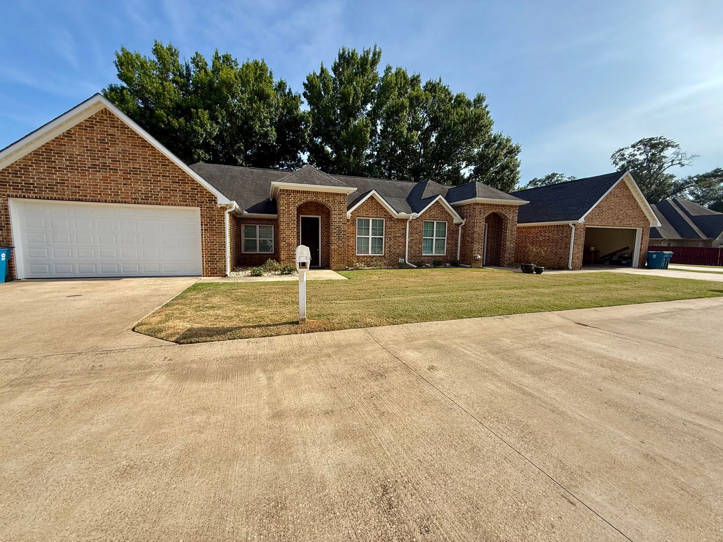 Whitehouse Multiplex: 818 St Hwy 110 S - 6A