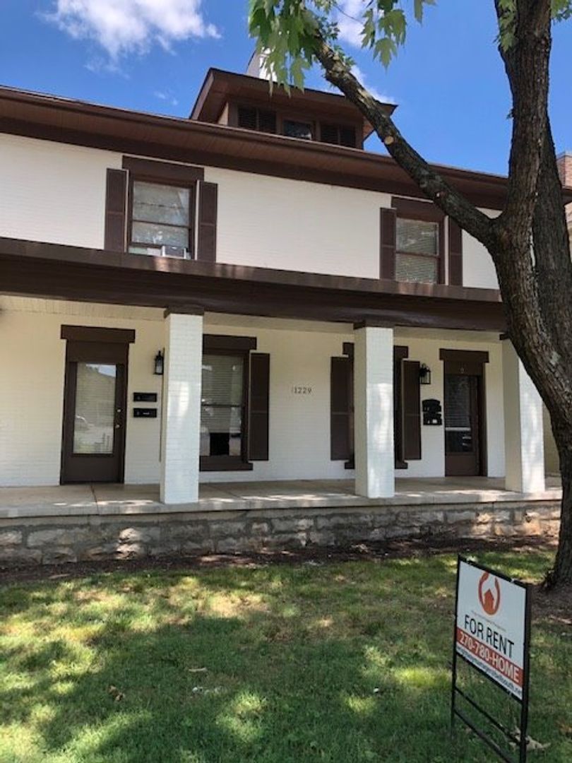 Bowling Green Apartment: 1229 Chestnut Street