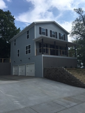 Bowling Green Apartment: 1066 High Street