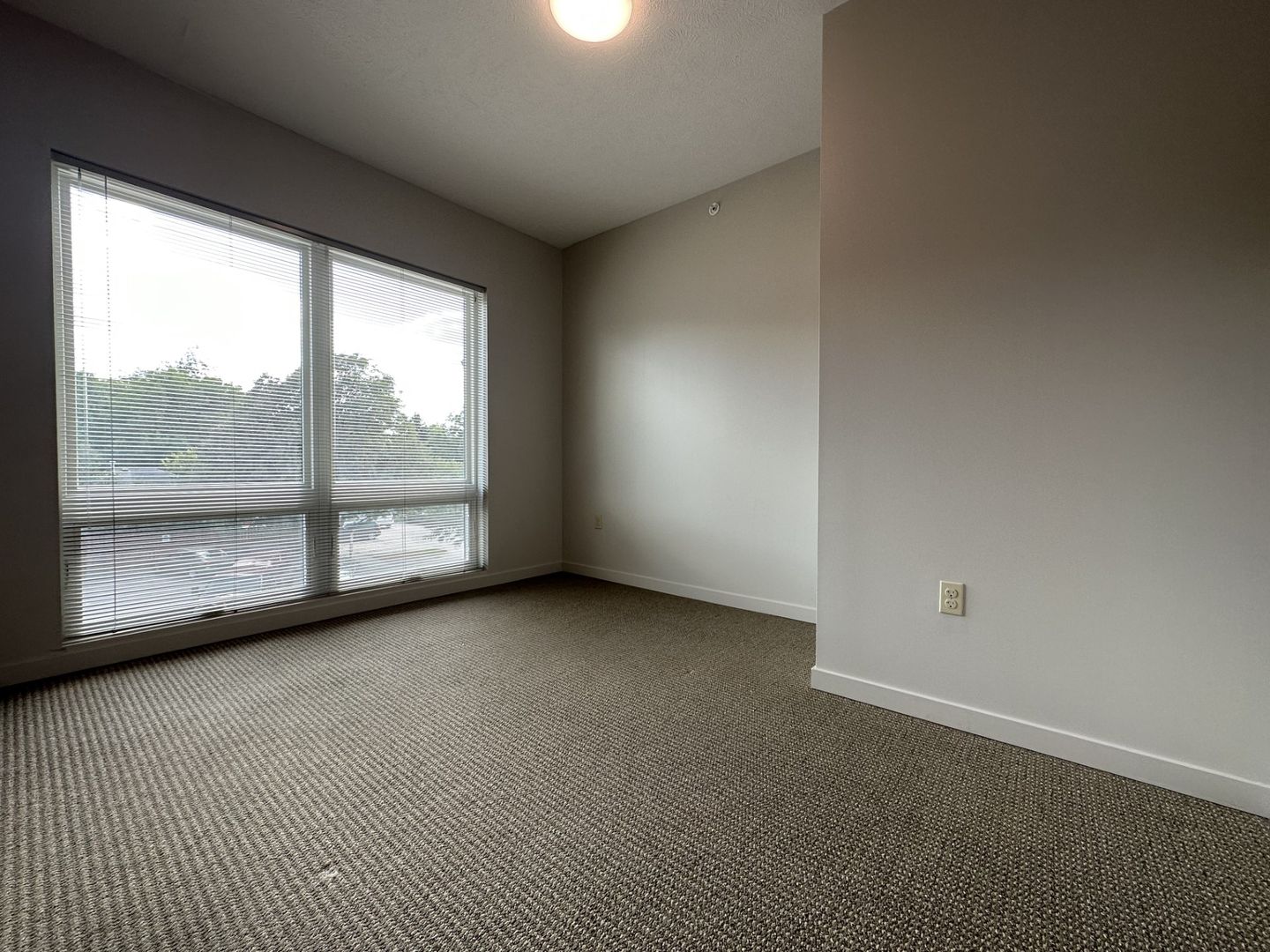 Lincoln Apartment: 3535 Holdrege St.