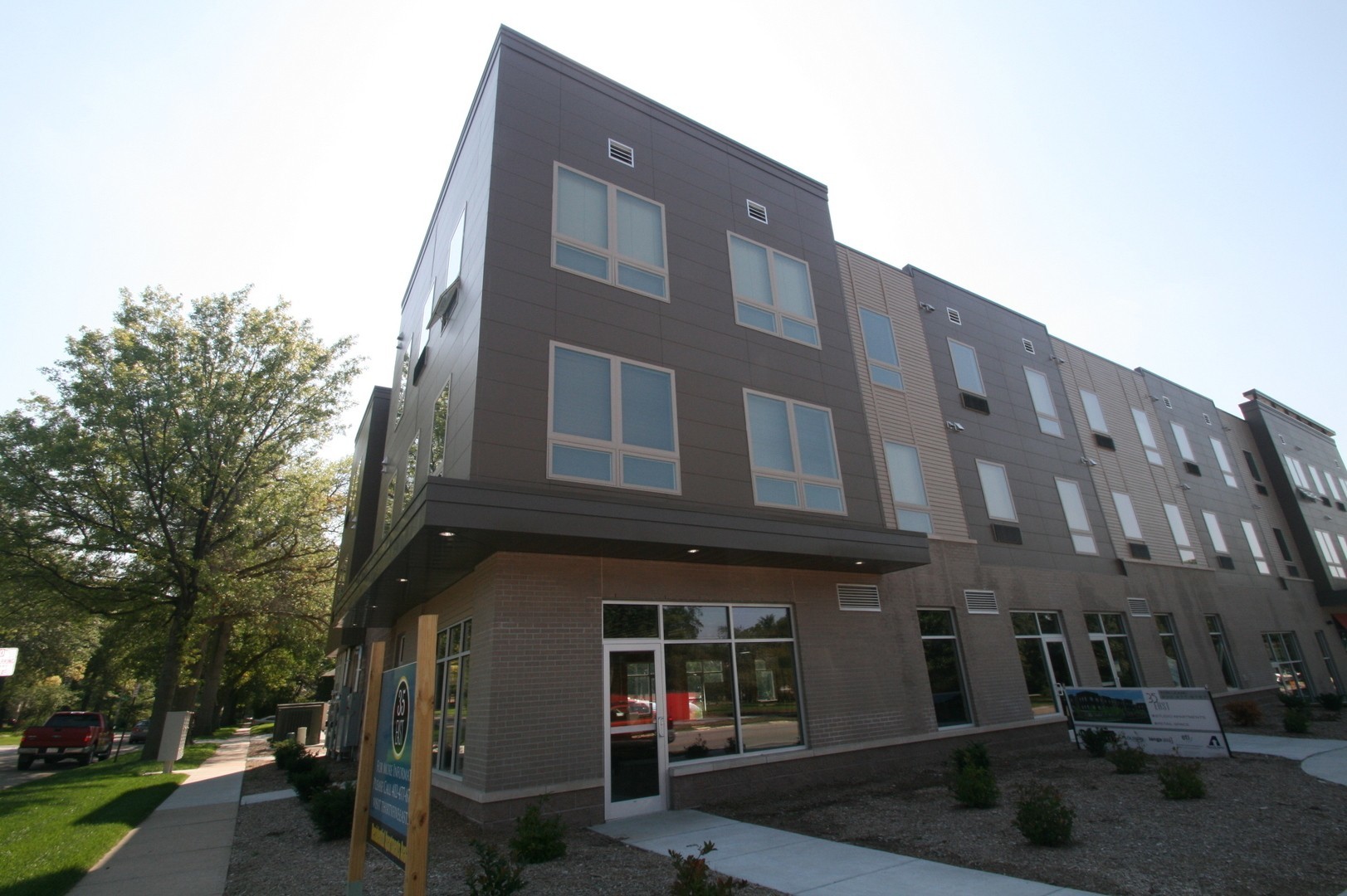 Lincoln Apartment: 3535 Holdrege St.