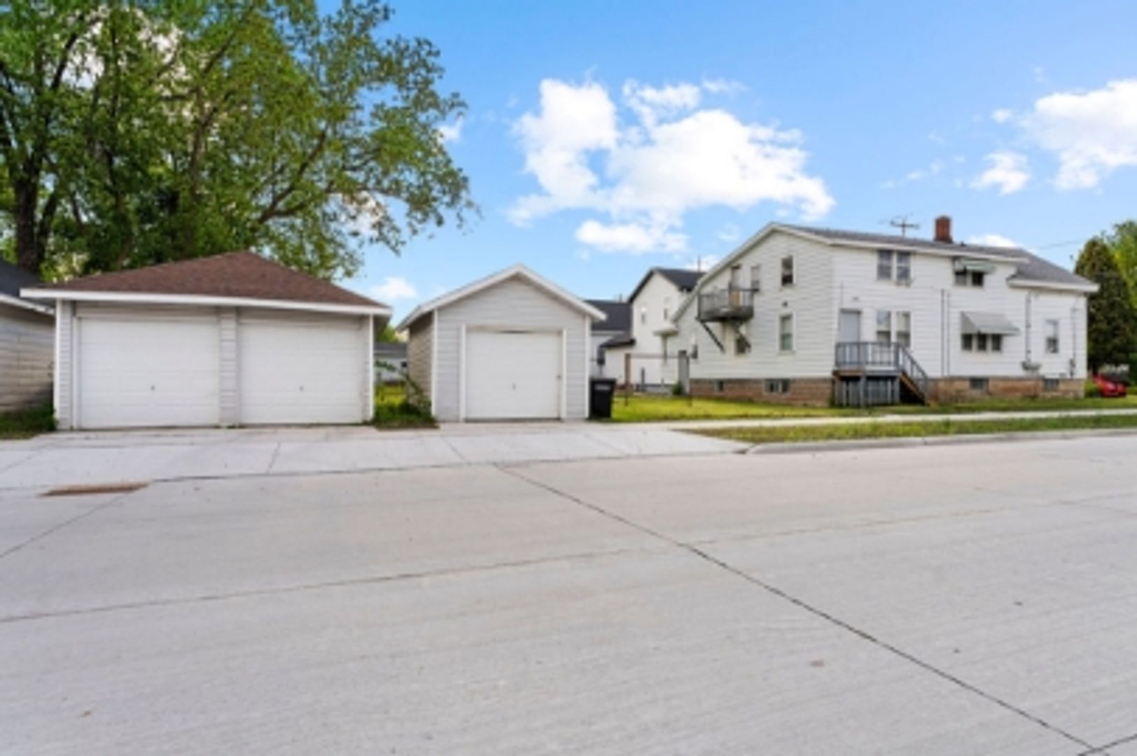 Oshkosh Apartment: 503 West 5th Avenue