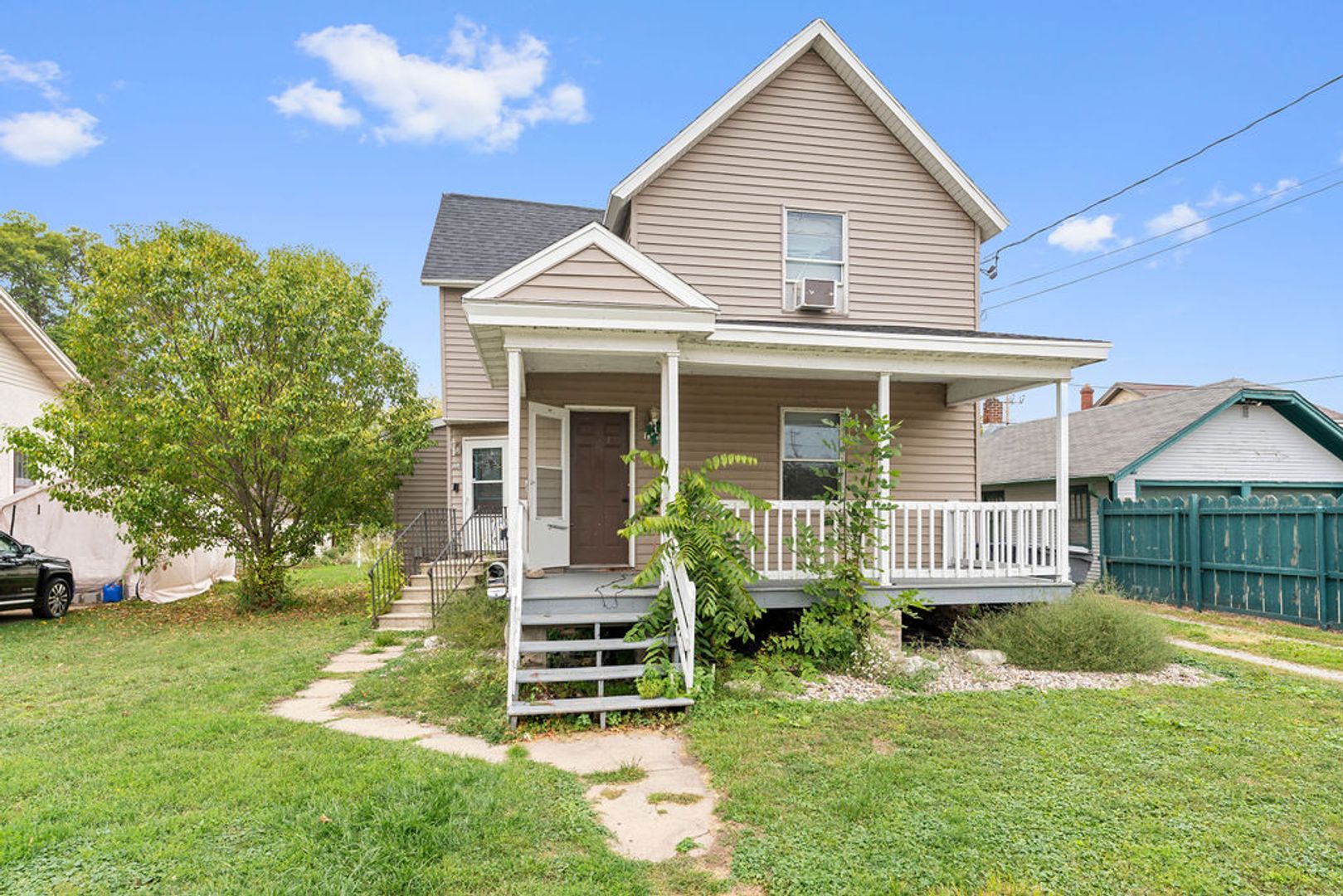 Neenah Apartment: 114 Center Street