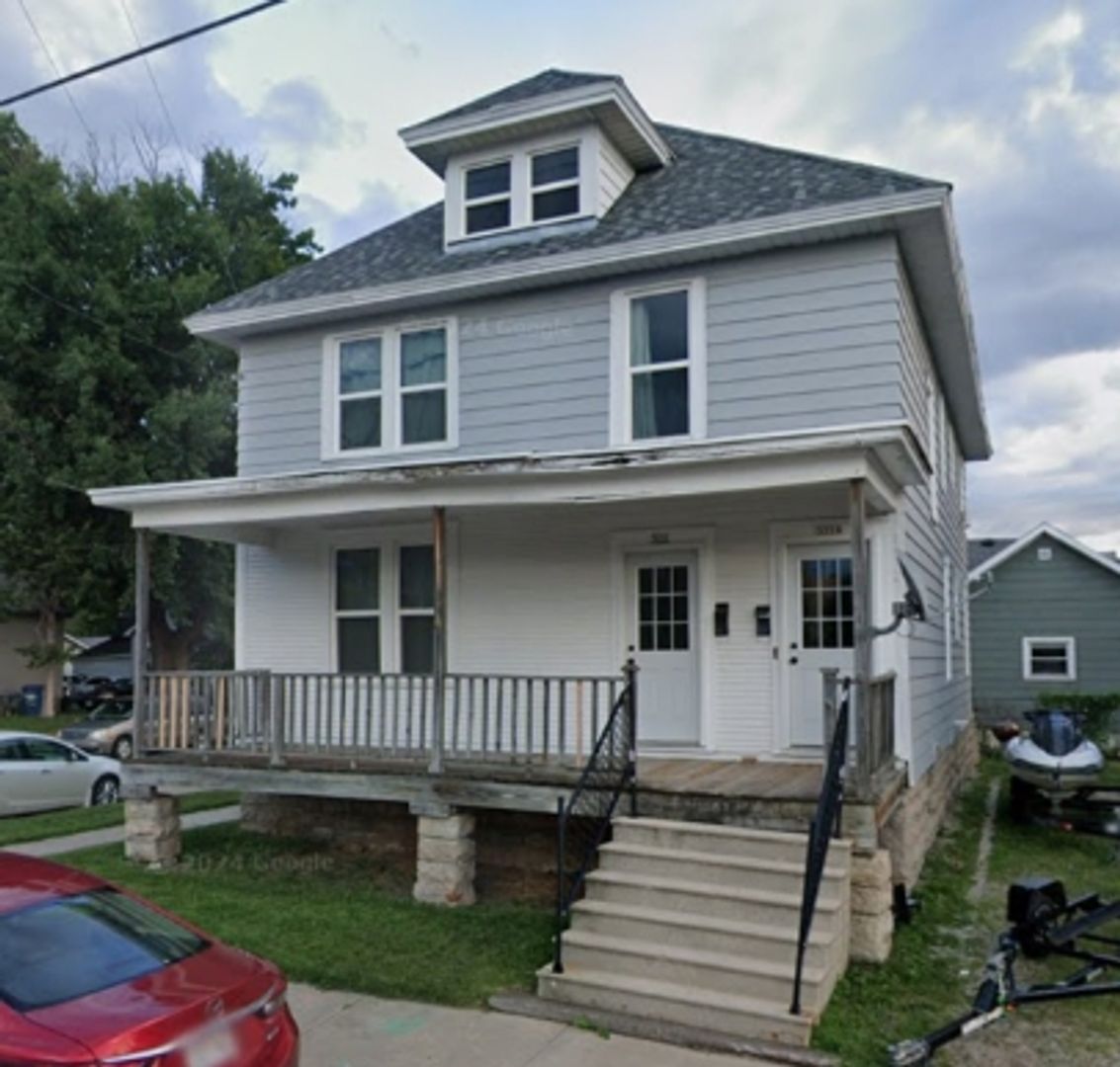Oshkosh Apartment: 318 Broad Street