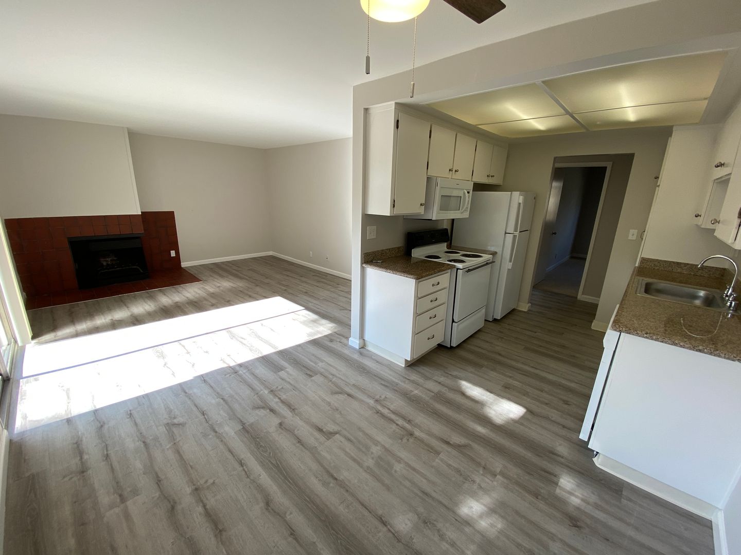 Castro Valley Apartment: 22120 Center St