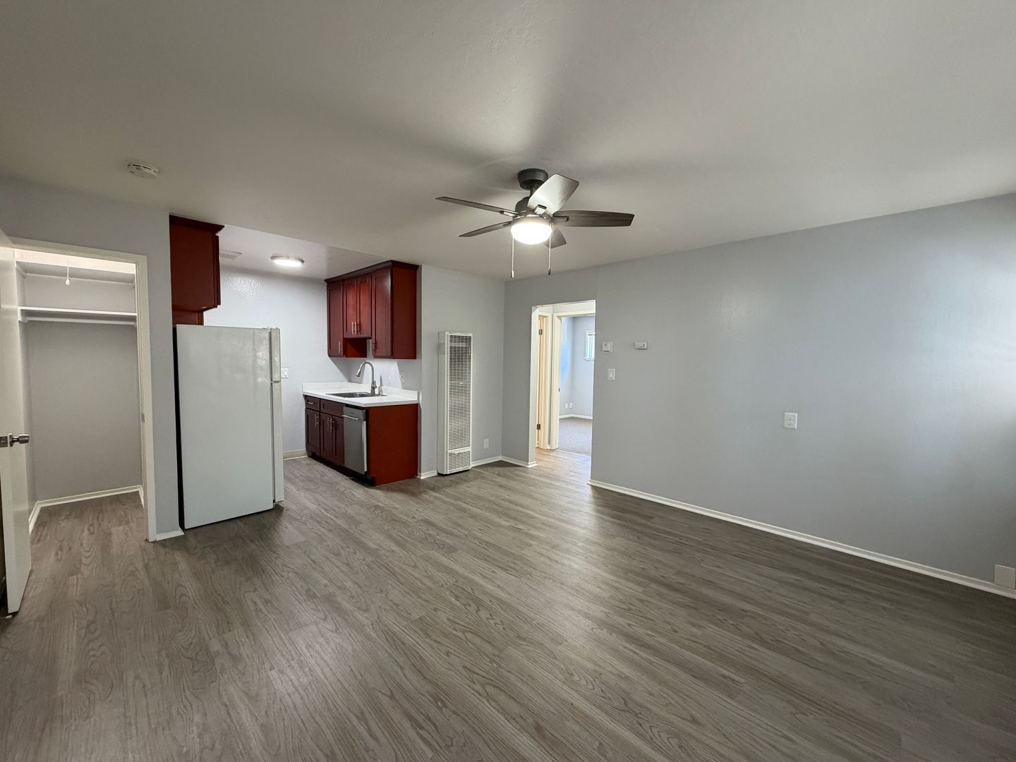 Oakland Apartment: 475 Alcatraz Avenue