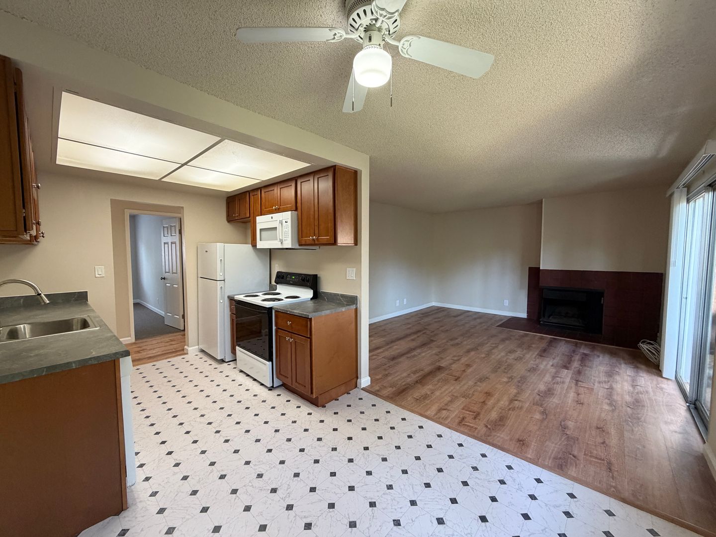 Castro Valley Apartment: 22120 Center St