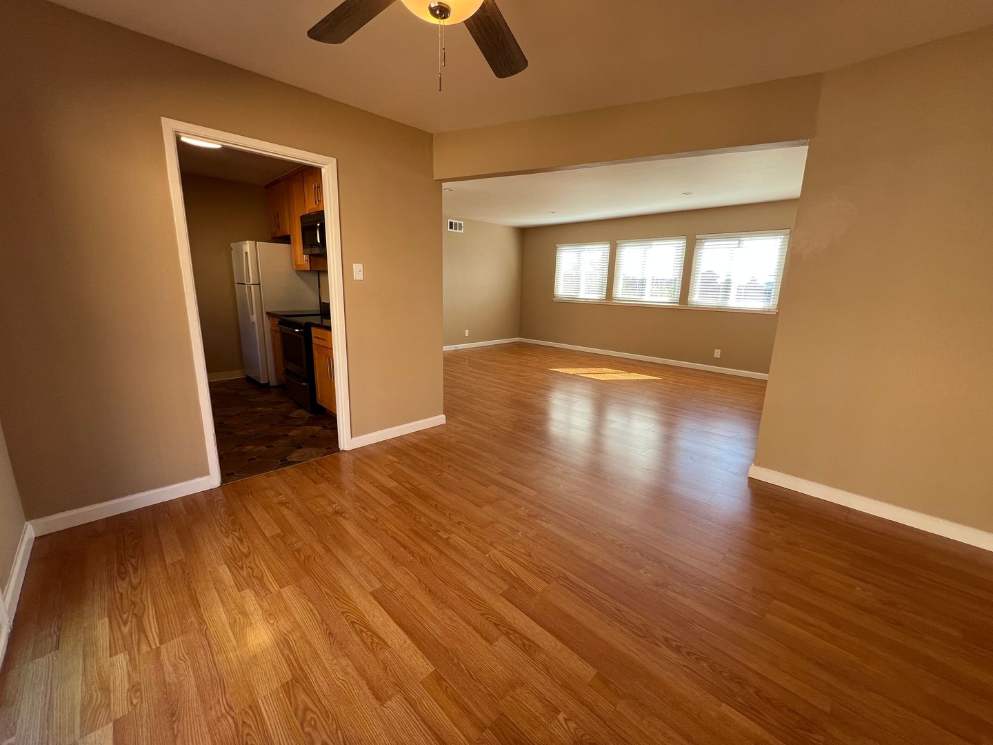 Belmont Apartment: 1100 & 1114 Village Dr
