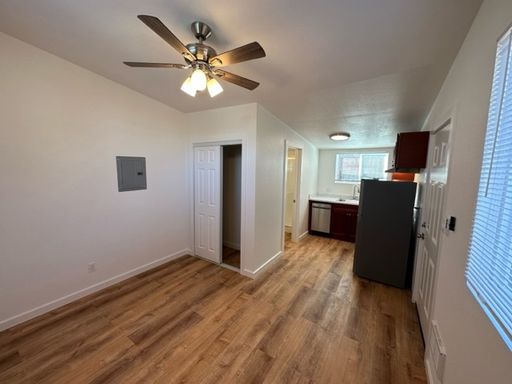 Recently Remodeled Studio Cottage - Great Live Oak Area - Parking!!
