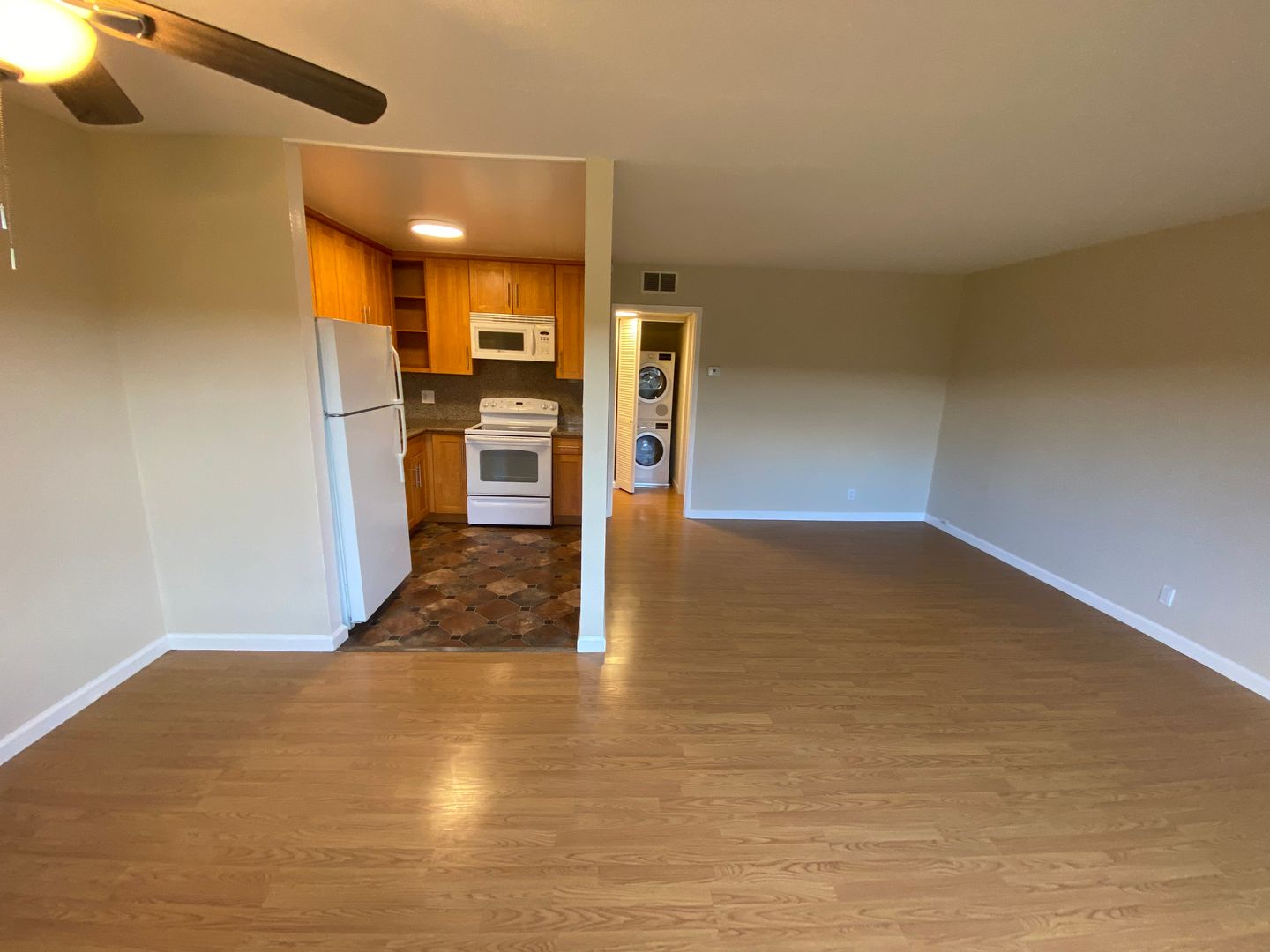 Belmont Apartment: 1100 & 1114 Village Dr