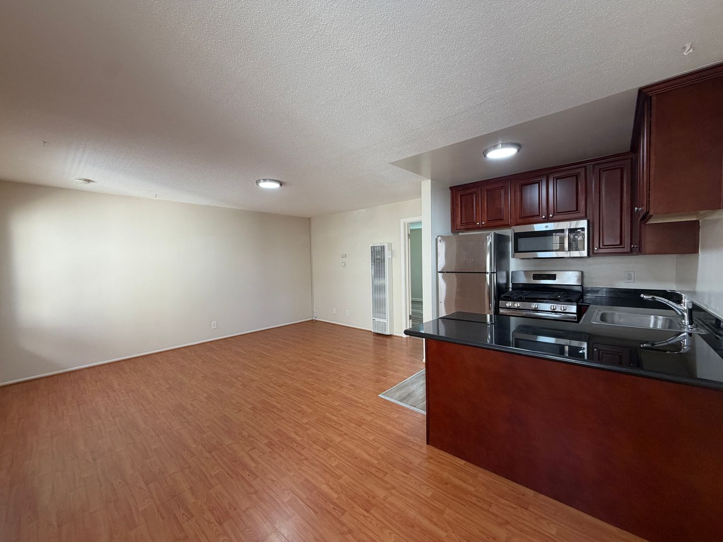Oakland Apartment: 1924 9th Avenue