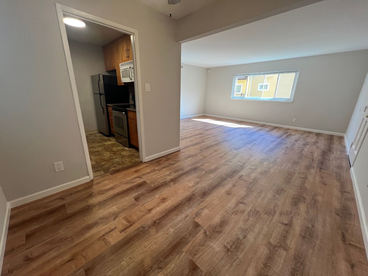 Belmont Apartment: 1100 & 1114 Village Dr