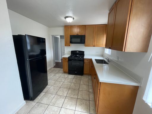 2BD/1BA unit located in friendly, family community! Last month free! – photo 1