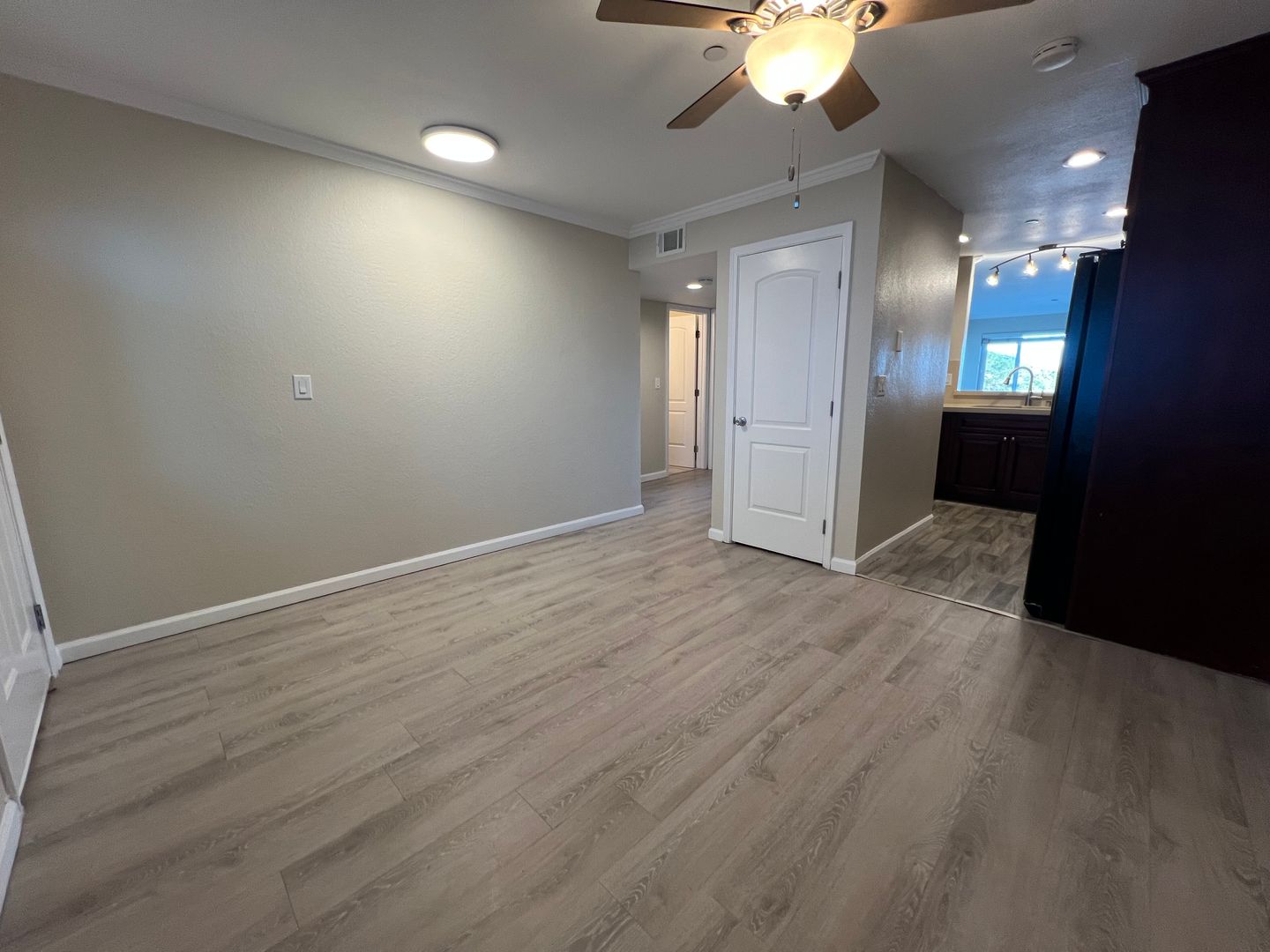 San Bruno Apartment: 2081 Whitman Way