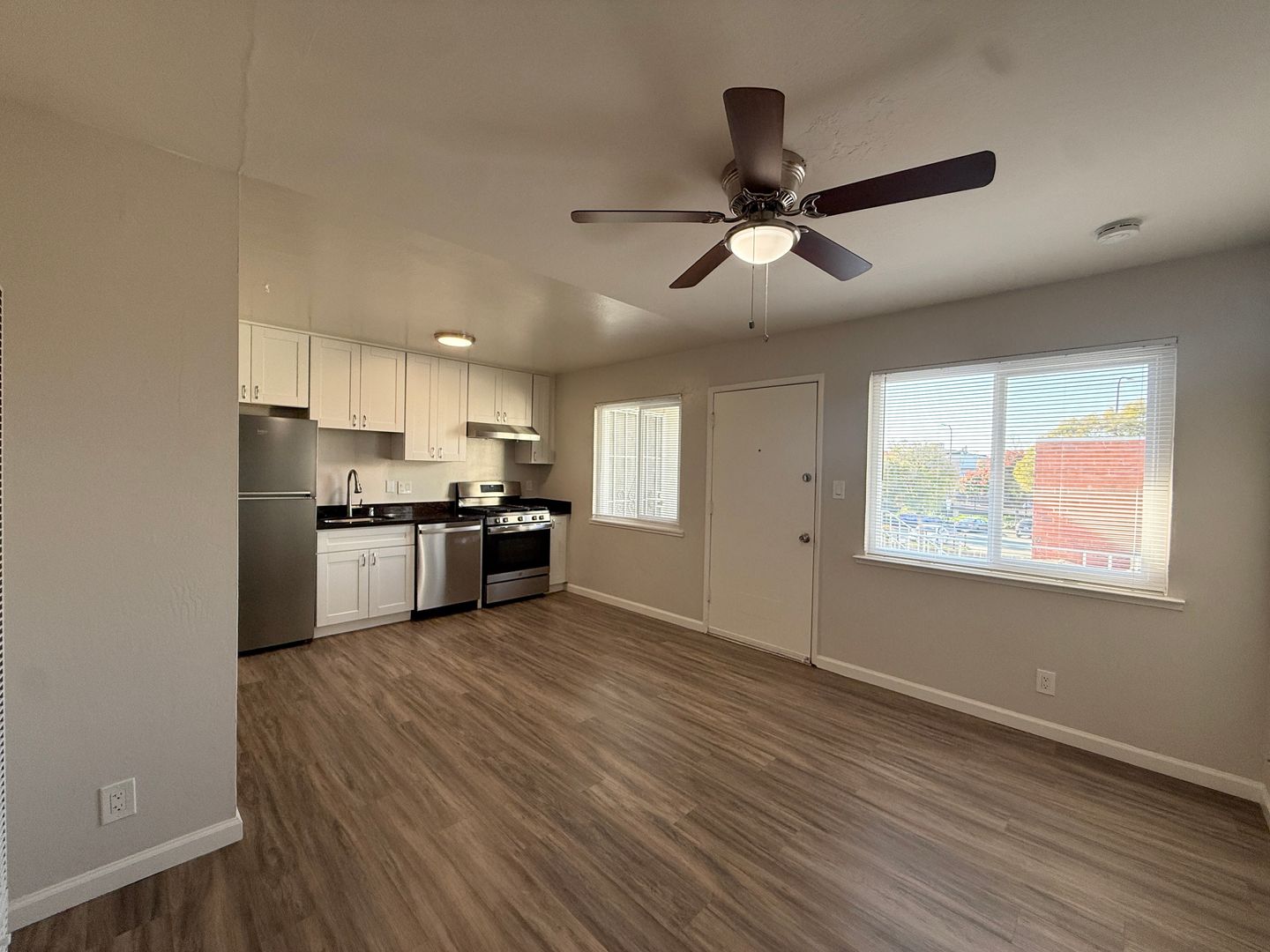 Berkeley Apartment: 1826 Alcatraz Avenue